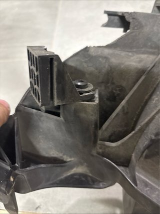 Supporto Faro Destro Audi Originale audi q5 2022