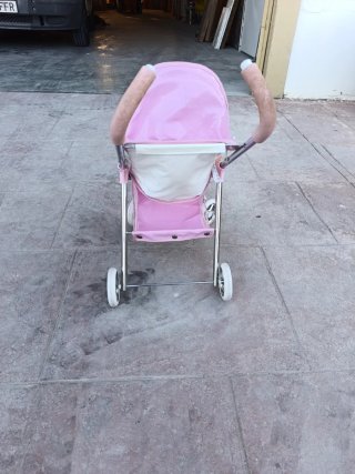 Carrito de bebé Reborn de Paris
