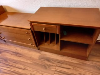 MUEBLE PARA LA TELE DE MADERA MACIZA