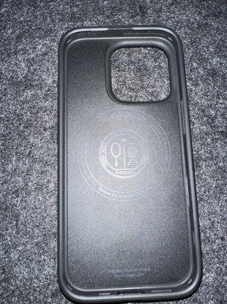 Capa Spigen iPhone 16 Pro Liquid Air