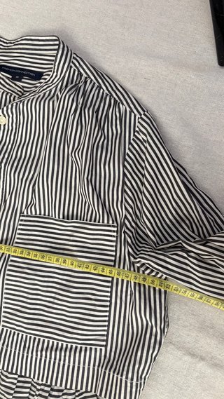Camisa de rayas blanca y negra French connection