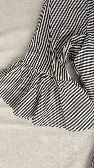 Camisa de rayas blanca y negra French connection