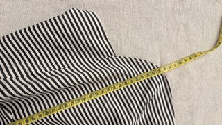 Camisa de rayas blanca y negra French connection