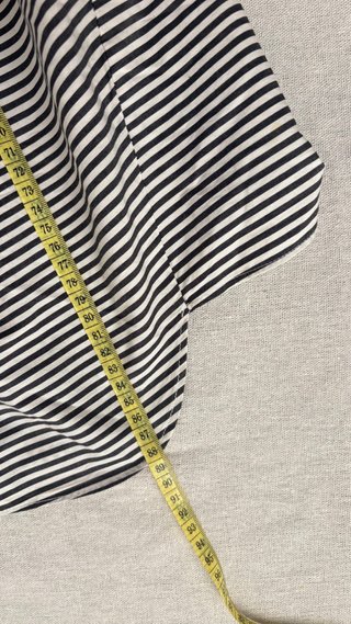 Camisa de rayas blanca y negra French connection