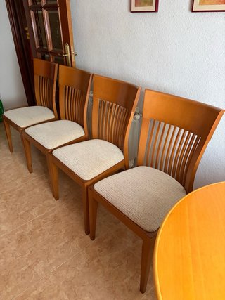 Comedor extensible madera + 4 sillas