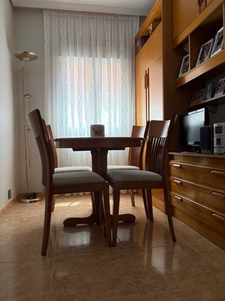 Comedor extensible madera + 4 sillas