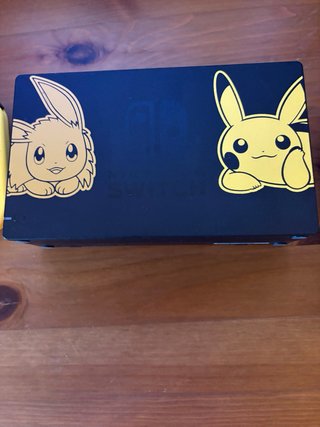 Nintendo Switch Edizione Speciale Let's Go Pikachu