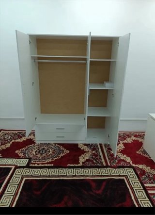 Ultimi armadi in offerta! Scopri la nostra selezione esclusiva di armadi, progettati per ottimizzare lo spazio e portare eleganza alla tua casa.