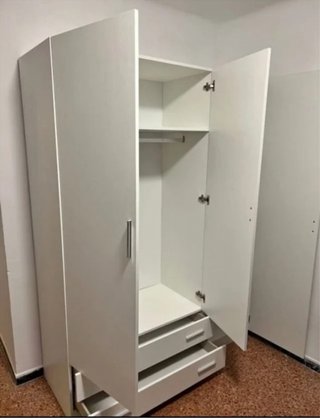 Ultimi armadi in offerta! Scopri la nostra selezione esclusiva di armadi, progettati per ottimizzare lo spazio e portare eleganza alla tua casa.