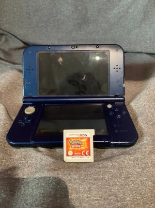 Nintendo 3DS XL + Pokémon Sol