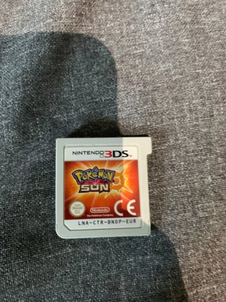 Nintendo 3DS XL + Pokémon Sol