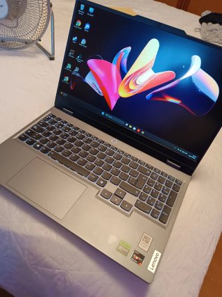 Ordenador portátil Lenovo LOQ Gaming