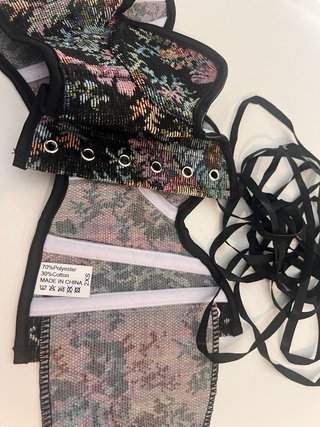 Corchete floral negro multicolor