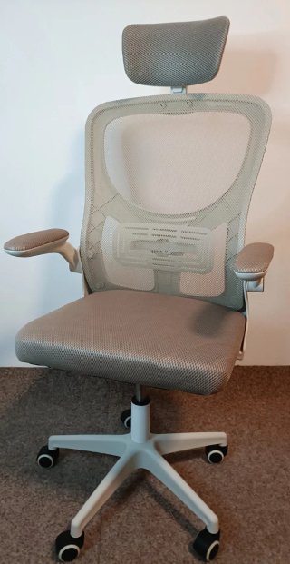 Silla Ergonómica Beige con Reposacabezas