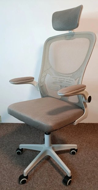 Silla Ergonómica Beige con Reposacabezas