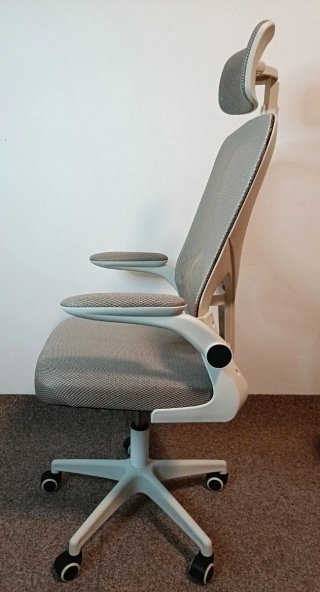 Silla Ergonómica Beige con Reposacabezas