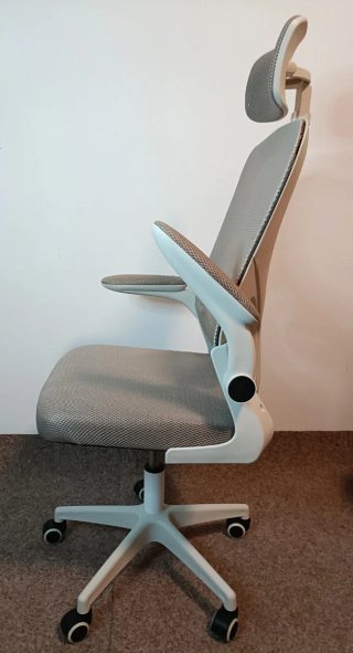 Silla Ergonómica Beige con Reposacabezas