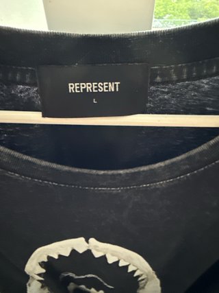 Camiseta Represent Tiburón Negra