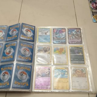Álbum Pokémon con más de 300 cartas