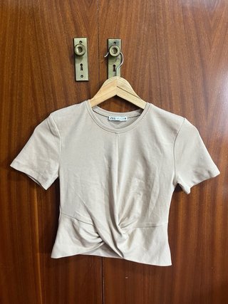 Camiseta Zara Beige Cruzada