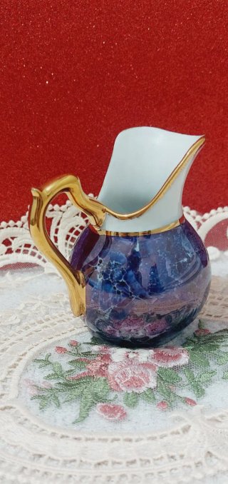Jarra de porcelana Limoges azul y dorada