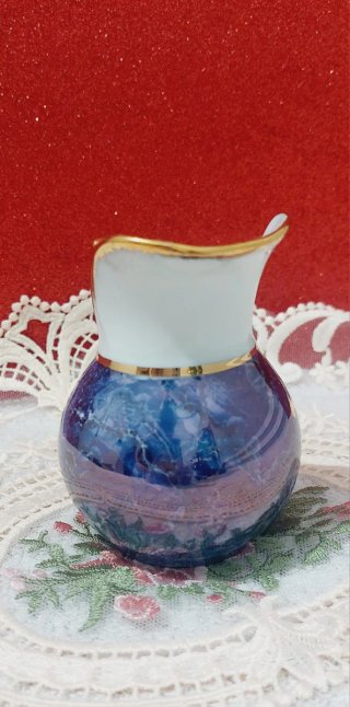 Jarra de porcelana Limoges azul y dorada
