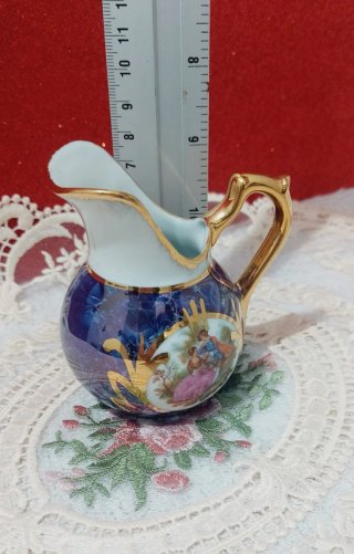 Jarra de porcelana Limoges azul y dorada