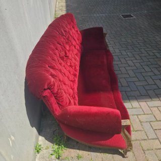 Divano Rococò 3 posti velluto rosso