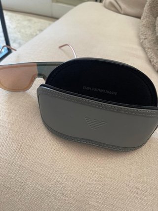Gafas de sol Emporio Armani doradas y rosas