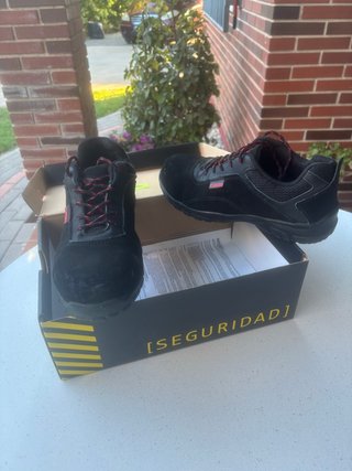 Zapatos seguridad  talla 38 de la marca Paredes