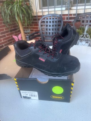 Zapatos seguridad  talla 38 de la marca Paredes