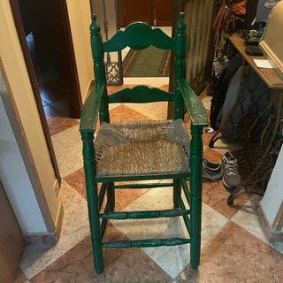 Silla alta niño de madera y cuerda