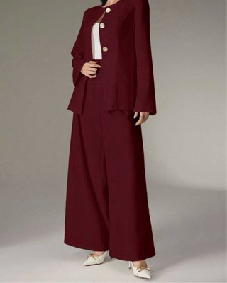 Traje de chaqueta y pantalón burdeos