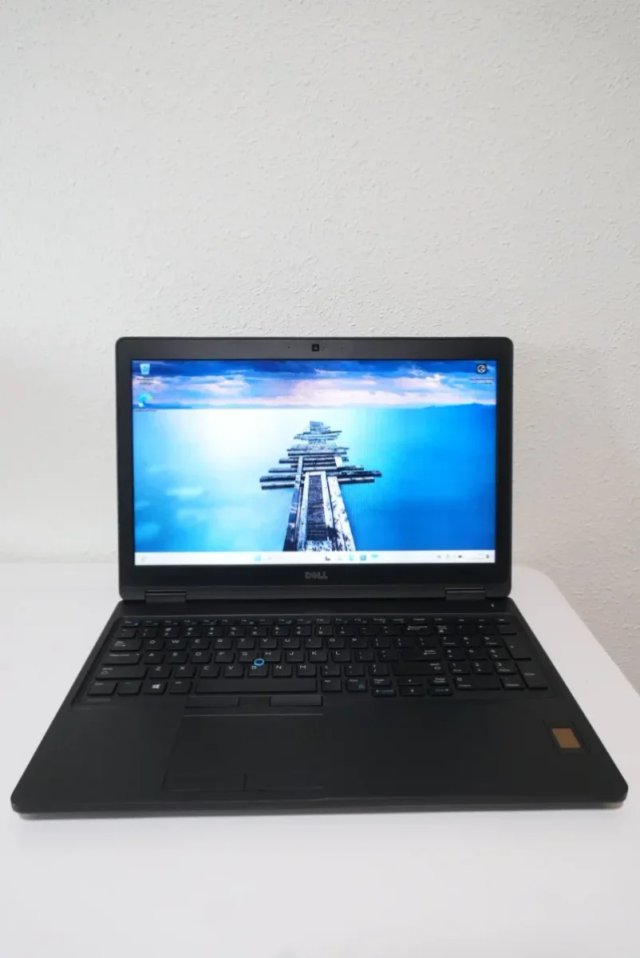 Ordenador Portátil DELL I5-7300U 16GB 512G SAMSUNG