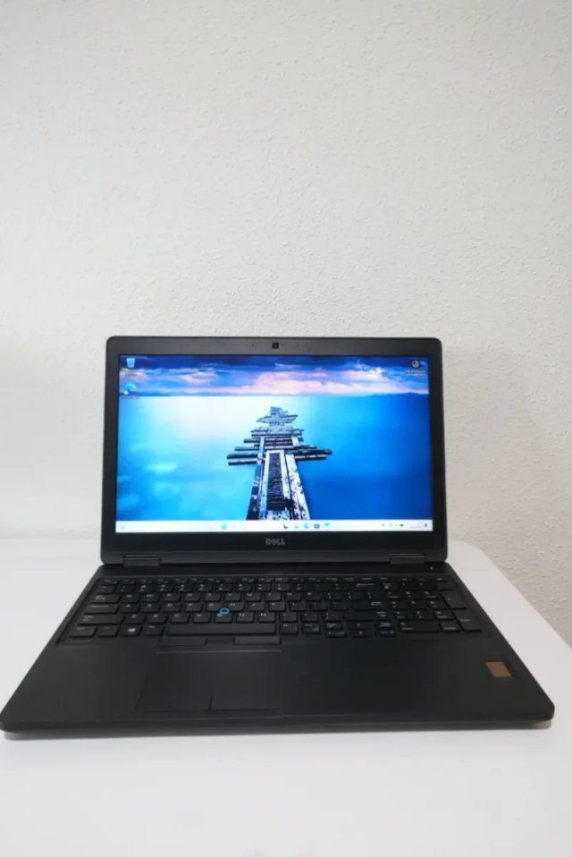 Ordenador Portátil DELL I5-7300U 16GB 512G SAMSUNG