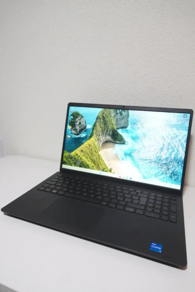 Portatile DELL I5-1235U 16GB 512GB SSD