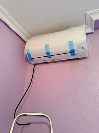 Mantenimiento aires acondicionados  Ayudante