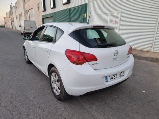 Opel Astra 2011