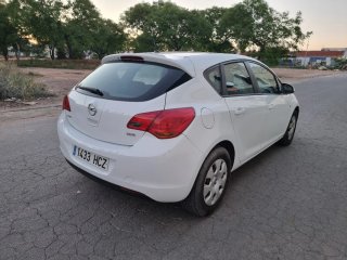 Opel Astra 2011