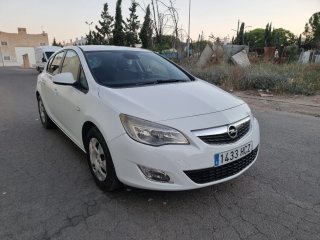 Opel Astra 2011
