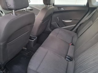 Opel Astra 2011