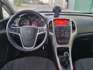 Opel Astra 2011