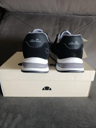 Zapatillas Ellesse Talla 40 Negras y Grises
