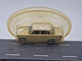 FIAT 124 berlina - Edicola Auto italiane - 1/43
