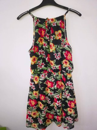 Vestido negro estampado floral