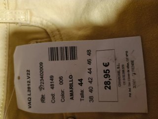 Pantalones amarillos