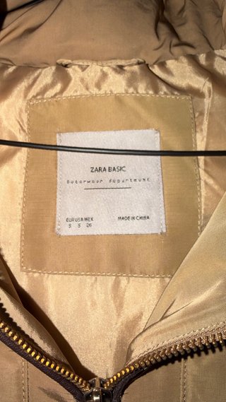 Chaqueta Zara Beige con Capucha y Pelo