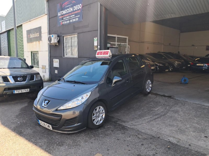 Peugeot 207 2010 - foto 1