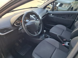 Peugeot 207 2010