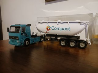 Camión Cisterna Volvo FH12 Joal transporte cemento